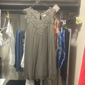 Knox Rose Sz M Olive Green Dress with Crochet Neckline GUC